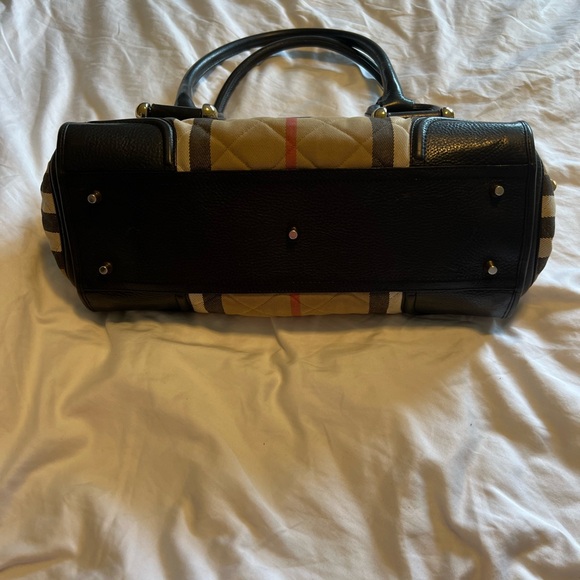 Burberry Tote - Picture 6 of 9